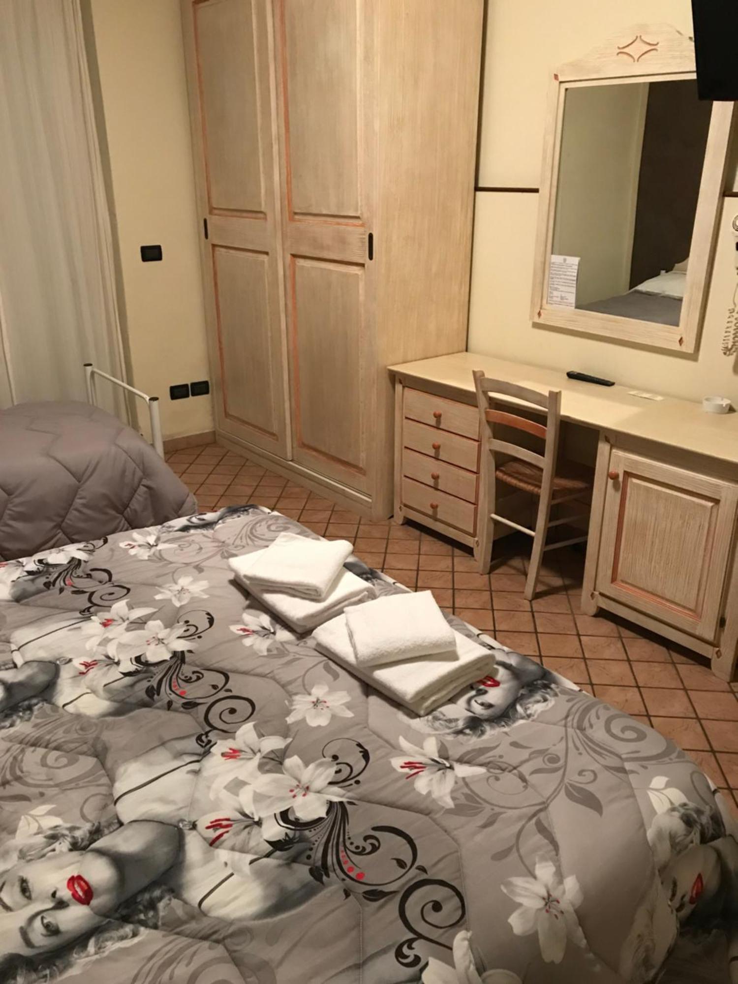 Отель Relais Stella Синья Экстерьер фото